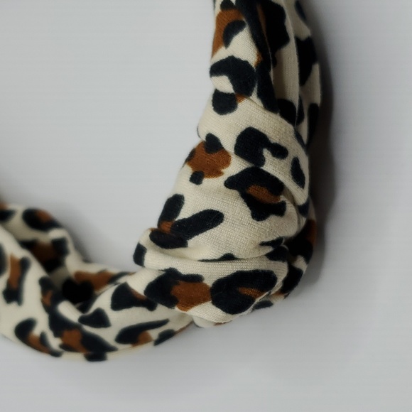 Leopard Print Headband with a Knot at the top - Picture 5 of 6